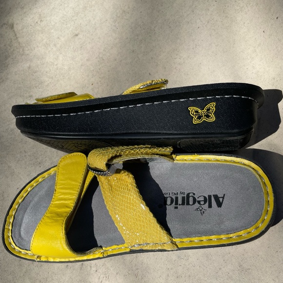 NWOB Yellow Alegria slide sandals - Picture 3 of 5